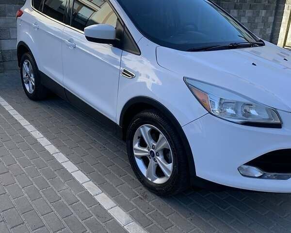 Білий Форд Ескейп, об'ємом двигуна 1.6 л та пробігом 202 тис. км за 10800 $, фото 1 на Automoto.ua