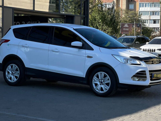 Белый Форд Эскейп, объемом двигателя 2.5 л и пробегом 117 тыс. км за 12000 $, фото 1 на Automoto.ua