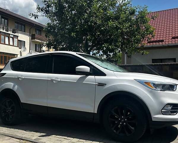 Білий Форд Ескейп, об'ємом двигуна 2.49 л та пробігом 168 тис. км за 14000 $, фото 1 на Automoto.ua