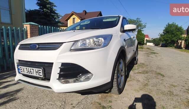 Білий Форд Ескейп, об'ємом двигуна 2.5 л та пробігом 230 тис. км за 10200 $, фото 1 на Automoto.ua