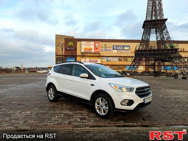 Форд Эскейп 2016 в Харькове на Automoto.ua Белый Форд Эскейп, объемом двигателя 1.5 л и пробегом 178 тыс. км за 11000 $, фото 1 на Automoto.ua