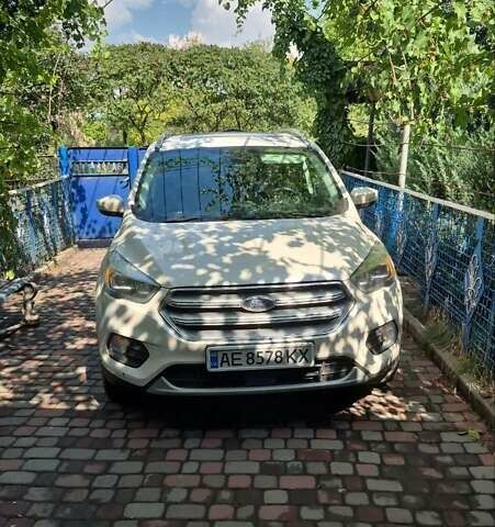 Білий Форд Ескейп, об'ємом двигуна 2 л та пробігом 125 тис. км за 15500 $, фото 1 на Automoto.ua