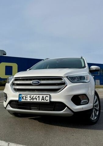 Белый Форд Эскейп, объемом двигателя 2 л и пробегом 99 тыс. км за 16999 $, фото 1 на Automoto.ua