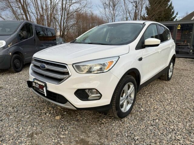 Белый Форд Эскейп, объемом двигателя 0 л и пробегом 87 тыс. км за 14100 $, фото 1 на Automoto.ua