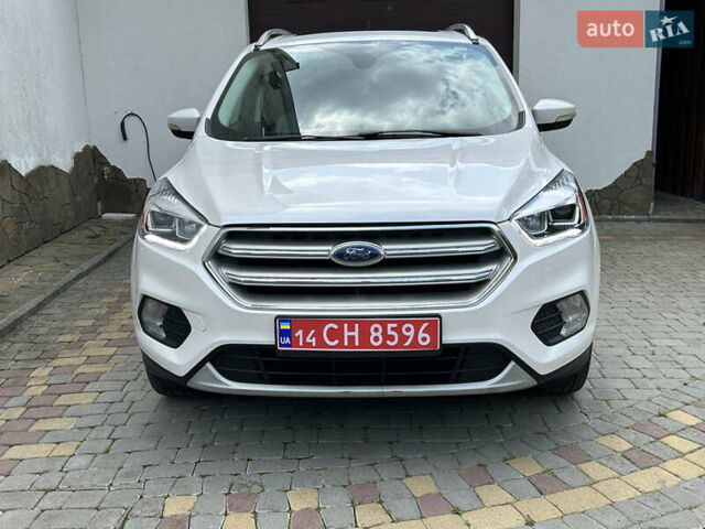 Білий Форд Ескейп, об'ємом двигуна 2 л та пробігом 216 тис. км за 11900 $, фото 1 на Automoto.ua
