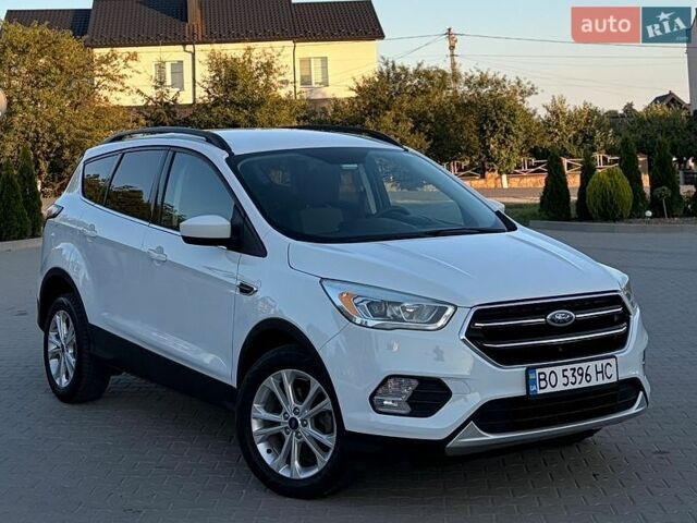 Білий Форд Ескейп, об'ємом двигуна 1.5 л та пробігом 140 тис. км за 11500 $, фото 1 на Automoto.ua
