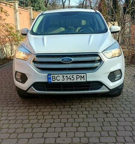 Білий Форд Ескейп, об'ємом двигуна 1.5 л та пробігом 122 тис. км за 13000 $, фото 1 на Automoto.ua
