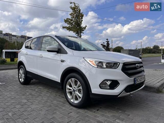 Білий Форд Ескейп, об'ємом двигуна 1.5 л та пробігом 97 тис. км за 11900 $, фото 1 на Automoto.ua