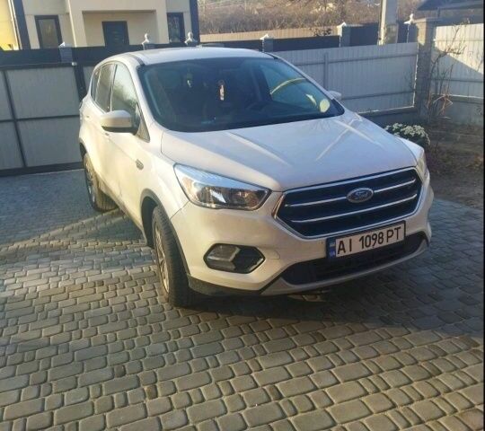 Белый Форд Эскейп, объемом двигателя 1.5 л и пробегом 185 тыс. км за 11000 $, фото 1 на Automoto.ua