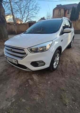 Білий Форд Ескейп, об'ємом двигуна 2 л та пробігом 160 тис. км за 10000 $, фото 1 на Automoto.ua