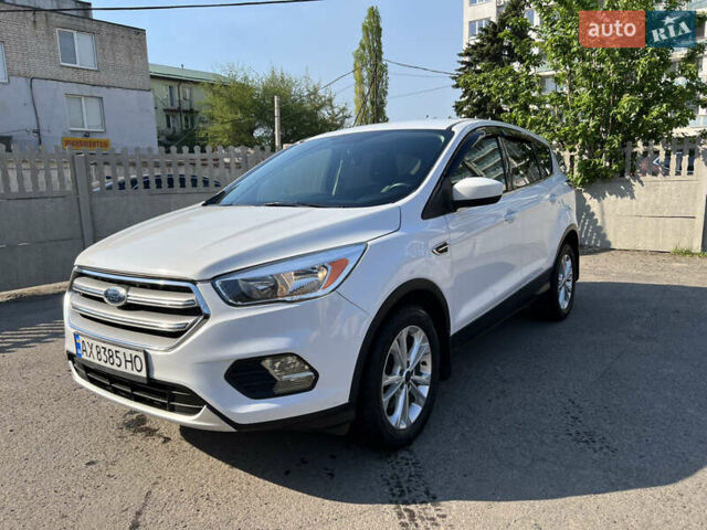 Белый Форд Эскейп, объемом двигателя 1.5 л и пробегом 95 тыс. км за 13400 $, фото 1 на Automoto.ua