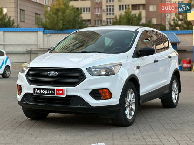 Белый Форд Эскейп, объемом двигателя 2.5 л и пробегом 111 тыс. км за 13490 $, фото 1 на Automoto.ua