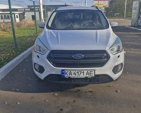 Білий Форд Ескейп, об'ємом двигуна 1.5 л та пробігом 102 тис. км за 14100 $, фото 1 на Automoto.ua