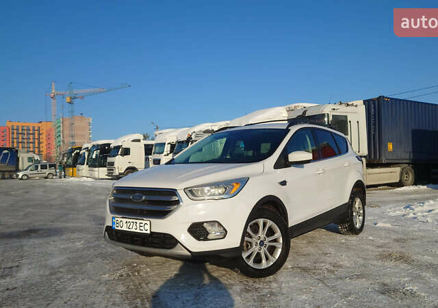 Білий Форд Ескейп, об'ємом двигуна 1.5 л та пробігом 105 тис. км за 12300 $, фото 1 на Automoto.ua