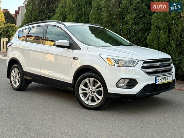Білий Форд Ескейп, об'ємом двигуна 1.5 л та пробігом 145 тис. км за 13900 $, фото 1 на Automoto.ua