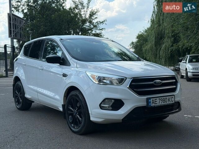 Білий Форд Ескейп, об'ємом двигуна 1.5 л та пробігом 156 тис. км за 11000 $, фото 1 на Automoto.ua