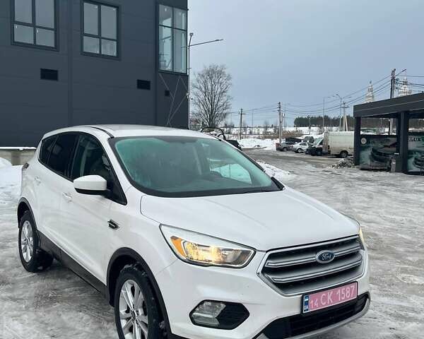 Белый Форд Эскейп, объемом двигателя 1.5 л и пробегом 185 тыс. км за 9499 $, фото 1 на Automoto.ua