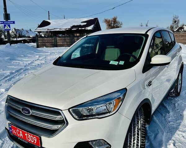 Білий Форд Ескейп, об'ємом двигуна 1.5 л та пробігом 62 тис. км за 14300 $, фото 1 на Automoto.ua