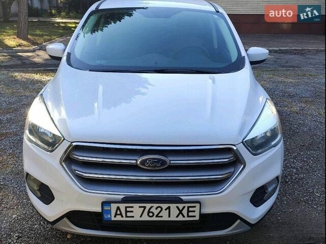 Белый Форд Эскейп, объемом двигателя 1.5 л и пробегом 152 тыс. км за 11800 $, фото 1 на Automoto.ua