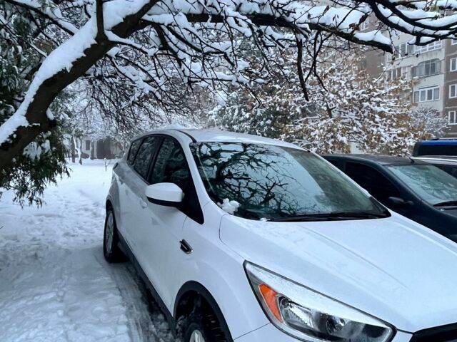 Білий Форд Ескейп, об'ємом двигуна 1.5 л та пробігом 107 тис. км за 9999 $, фото 1 на Automoto.ua