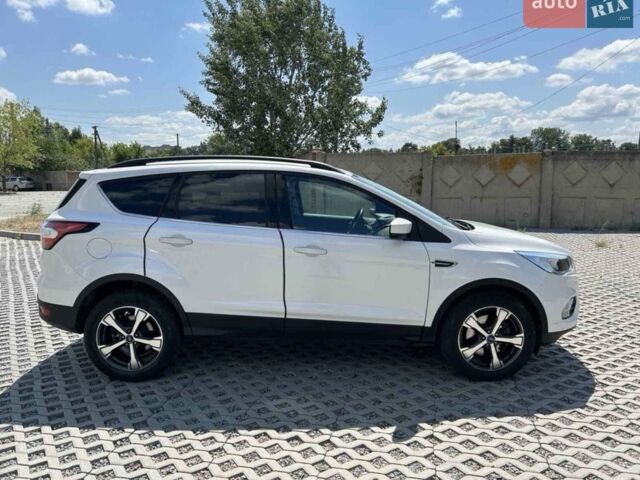 Белый Форд Эскейп, объемом двигателя 1.5 л и пробегом 117 тыс. км за 12300 $, фото 1 на Automoto.ua