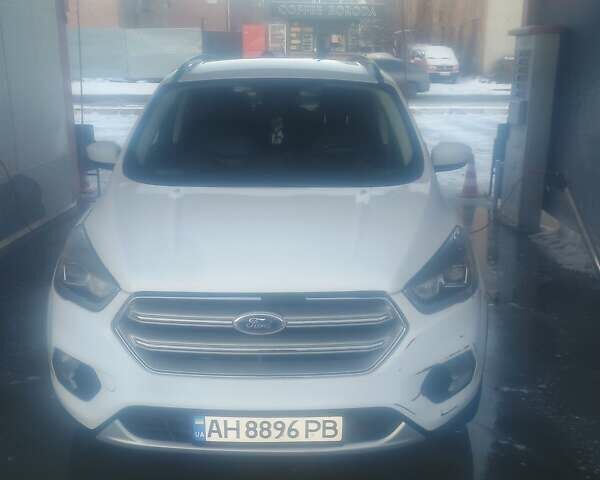 Белый Форд Эскейп, объемом двигателя 1.5 л и пробегом 127 тыс. км за 12000 $, фото 1 на Automoto.ua