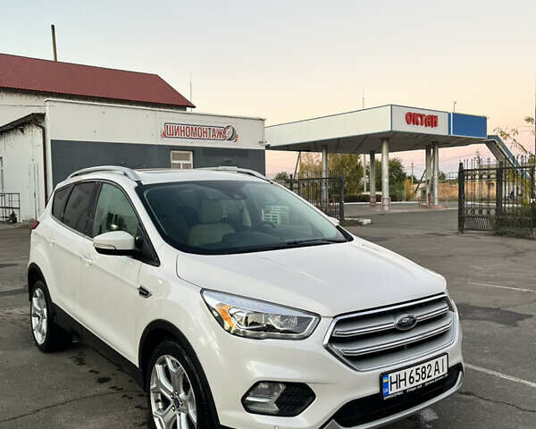 Белый Форд Эскейп, объемом двигателя 2 л и пробегом 93 тыс. км за 22000 $, фото 1 на Automoto.ua
