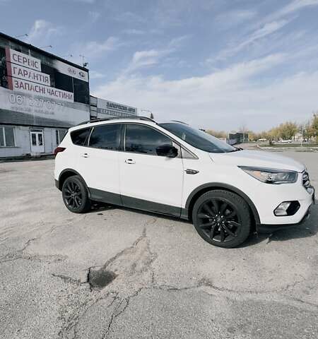 Білий Форд Ескейп, об'ємом двигуна 1.5 л та пробігом 130 тис. км за 14900 $, фото 1 на Automoto.ua