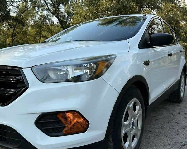 Білий Форд Ескейп, об'ємом двигуна 2.5 л та пробігом 286 тис. км за 15500 $, фото 1 на Automoto.ua