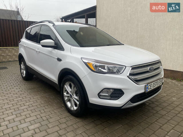 Белый Форд Эскейп, объемом двигателя 2 л и пробегом 131 тыс. км за 16000 $, фото 1 на Automoto.ua