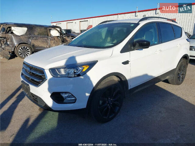 Белый Форд Эскейп, объемом двигателя 1.5 л и пробегом 120 тыс. км за 2500 $, фото 1 на Automoto.ua