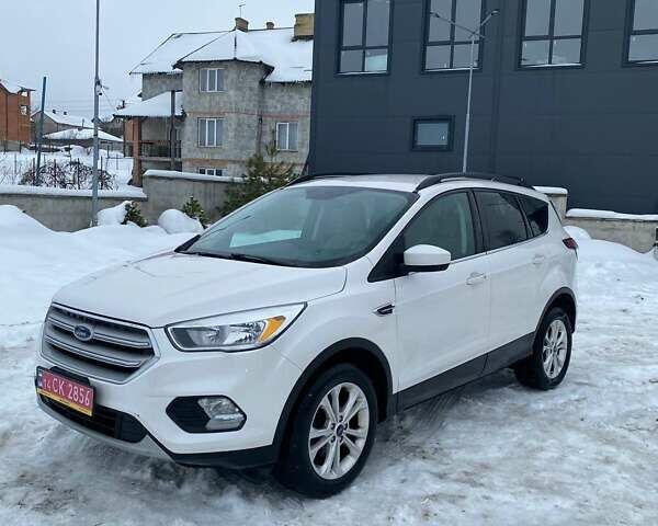 Білий Форд Ескейп, об'ємом двигуна 1.5 л та пробігом 241 тис. км за 10499 $, фото 1 на Automoto.ua