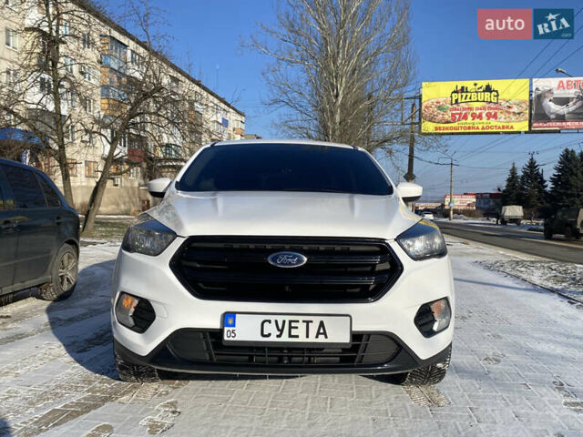 Білий Форд Ескейп, об'ємом двигуна 2.5 л та пробігом 136 тис. км за 13800 $, фото 1 на Automoto.ua
