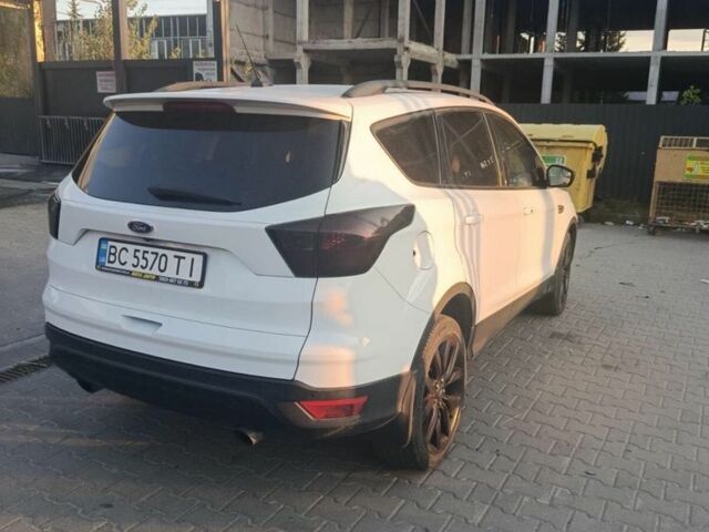 Білий Форд Ескейп, об'ємом двигуна 1.5 л та пробігом 120 тис. км за 10555 $, фото 1 на Automoto.ua