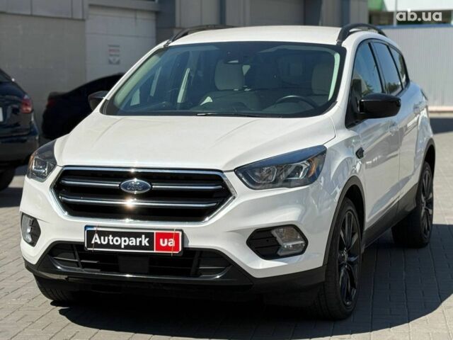 Білий Форд Ескейп, об'ємом двигуна 1.5 л та пробігом 123 тис. км за 15790 $, фото 1 на Automoto.ua
