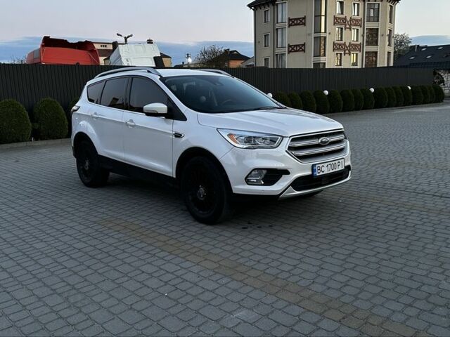 Білий Форд Ескейп, об'ємом двигуна 2 л та пробігом 147 тис. км за 13200 $, фото 1 на Automoto.ua
