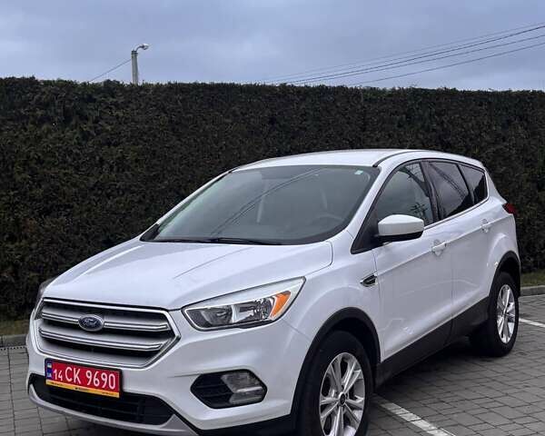 Білий Форд Ескейп, об'ємом двигуна 1.5 л та пробігом 241 тис. км за 10899 $, фото 1 на Automoto.ua