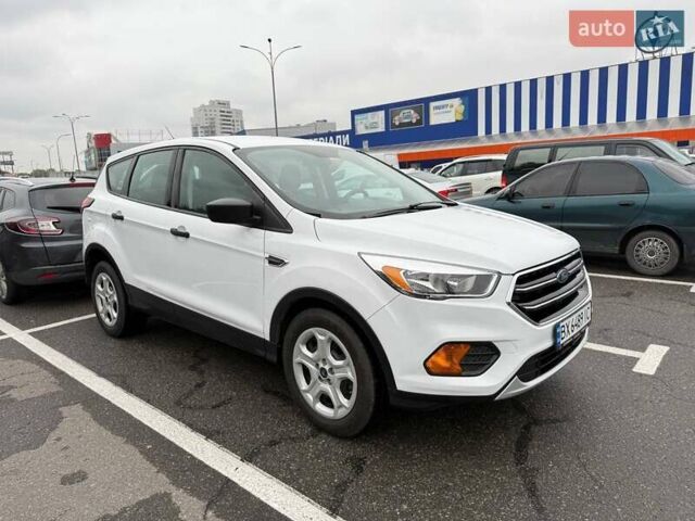 Белый Форд Эскейп, объемом двигателя 2.49 л и пробегом 131 тыс. км за 13300 $, фото 1 на Automoto.ua