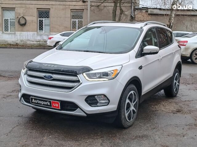 Белый Форд Эскейп, объемом двигателя 2 л и пробегом 109 тыс. км за 15290 $, фото 1 на Automoto.ua
