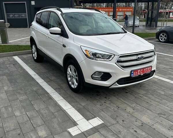 Білий Форд Ескейп, об'ємом двигуна 1.5 л та пробігом 109 тис. км за 12400 $, фото 1 на Automoto.ua