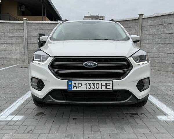 Білий Форд Ескейп, об'ємом двигуна 2 л та пробігом 125 тис. км за 17300 $, фото 1 на Automoto.ua