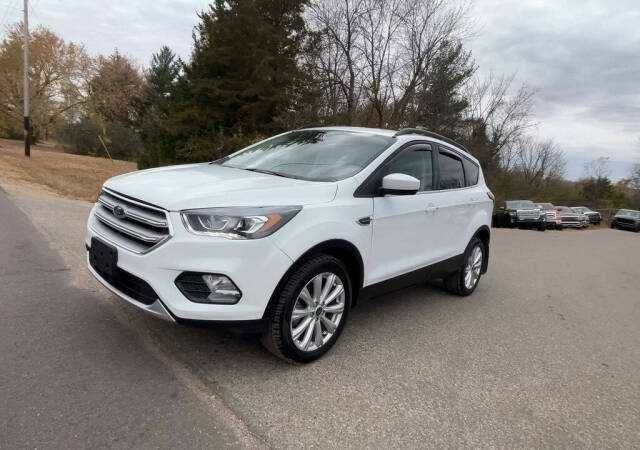 Белый Форд Эскейп, объемом двигателя 2 л и пробегом 84 тыс. км за 3700 $, фото 1 на Automoto.ua