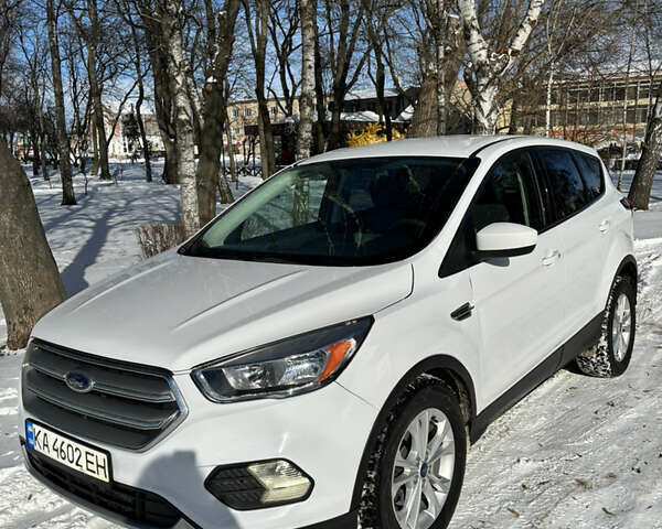 Білий Форд Ескейп, об'ємом двигуна 1.5 л та пробігом 142 тис. км за 12500 $, фото 1 на Automoto.ua