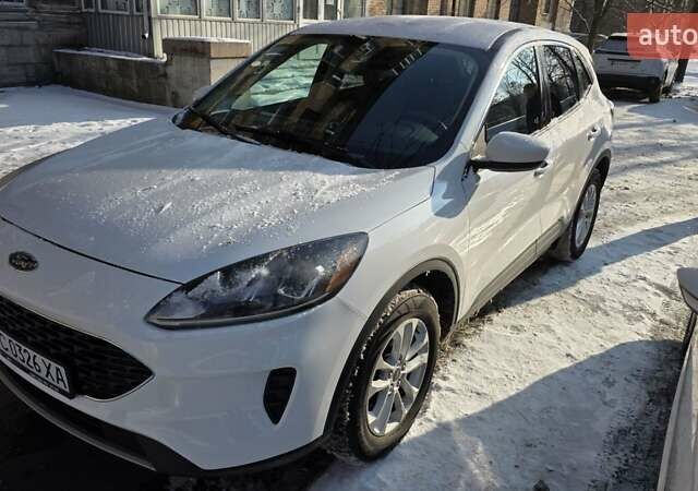 Білий Форд Ескейп, об'ємом двигуна 1.5 л та пробігом 130 тис. км за 16200 $, фото 1 на Automoto.ua