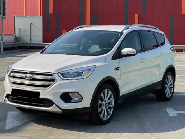 Белый Форд Эскейп, объемом двигателя 2 л и пробегом 60 тыс. км за 12500 $, фото 1 на Automoto.ua