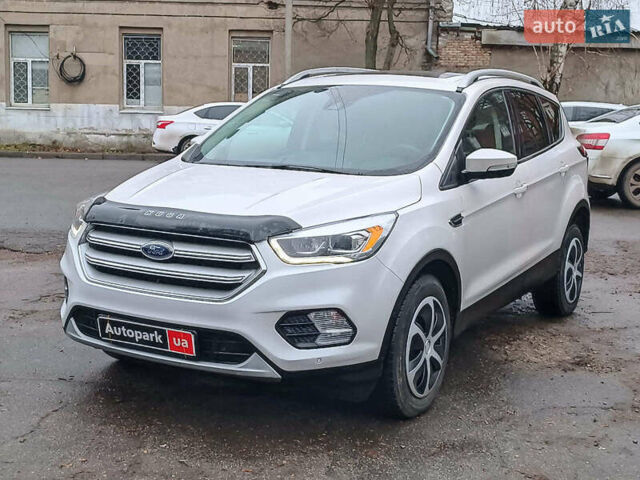 Белый Форд Эскейп, объемом двигателя 2 л и пробегом 109 тыс. км за 15290 $, фото 1 на Automoto.ua