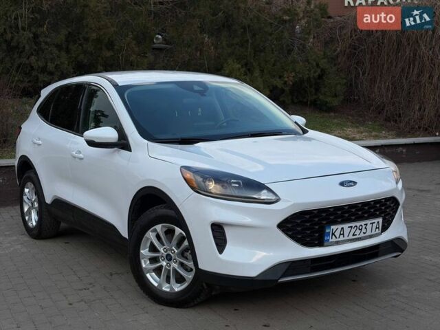 Белый Форд Эскейп, объемом двигателя 1.5 л и пробегом 98 тыс. км за 15500 $, фото 1 на Automoto.ua
