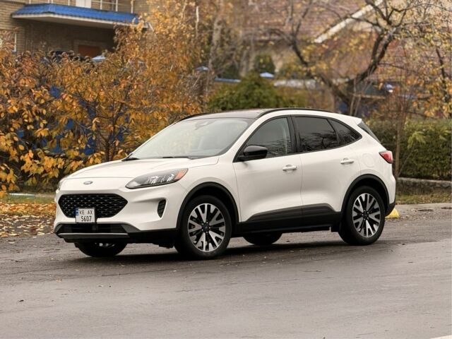 Белый Форд Эскейп, объемом двигателя 2.5 л и пробегом 72 тыс. км за 22400 $, фото 1 на Automoto.ua