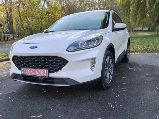 Білий Форд Ескейп, об'ємом двигуна 0 л та пробігом 100 тис. км за 17900 $, фото 1 на Automoto.ua