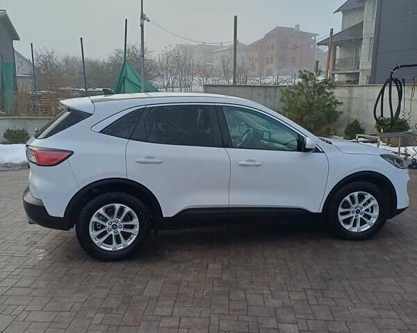 Белый Форд Эскейп, объемом двигателя 1.5 л и пробегом 50 тыс. км за 18200 $, фото 1 на Automoto.ua